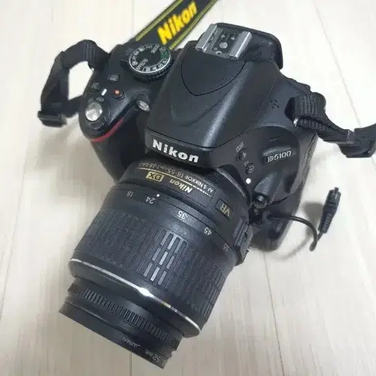 니콘 카메라 D5100 과 18-55VR 렌즈 세트 구성품 좋음