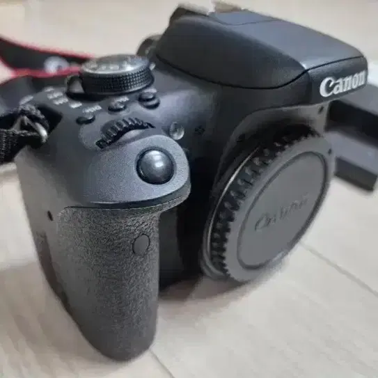 A급 캐논 EOS 750D 카메라 바디세트 누적컷수 6500컷