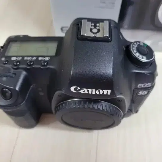 캐논 정품 카메라 EOS 5D MARK2 와 세로그립 세트 박스 구성