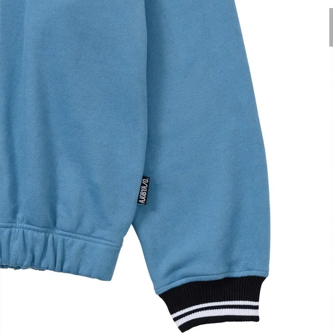 Arch Logo V-Neck Sweatshirt [SKY BLUE]