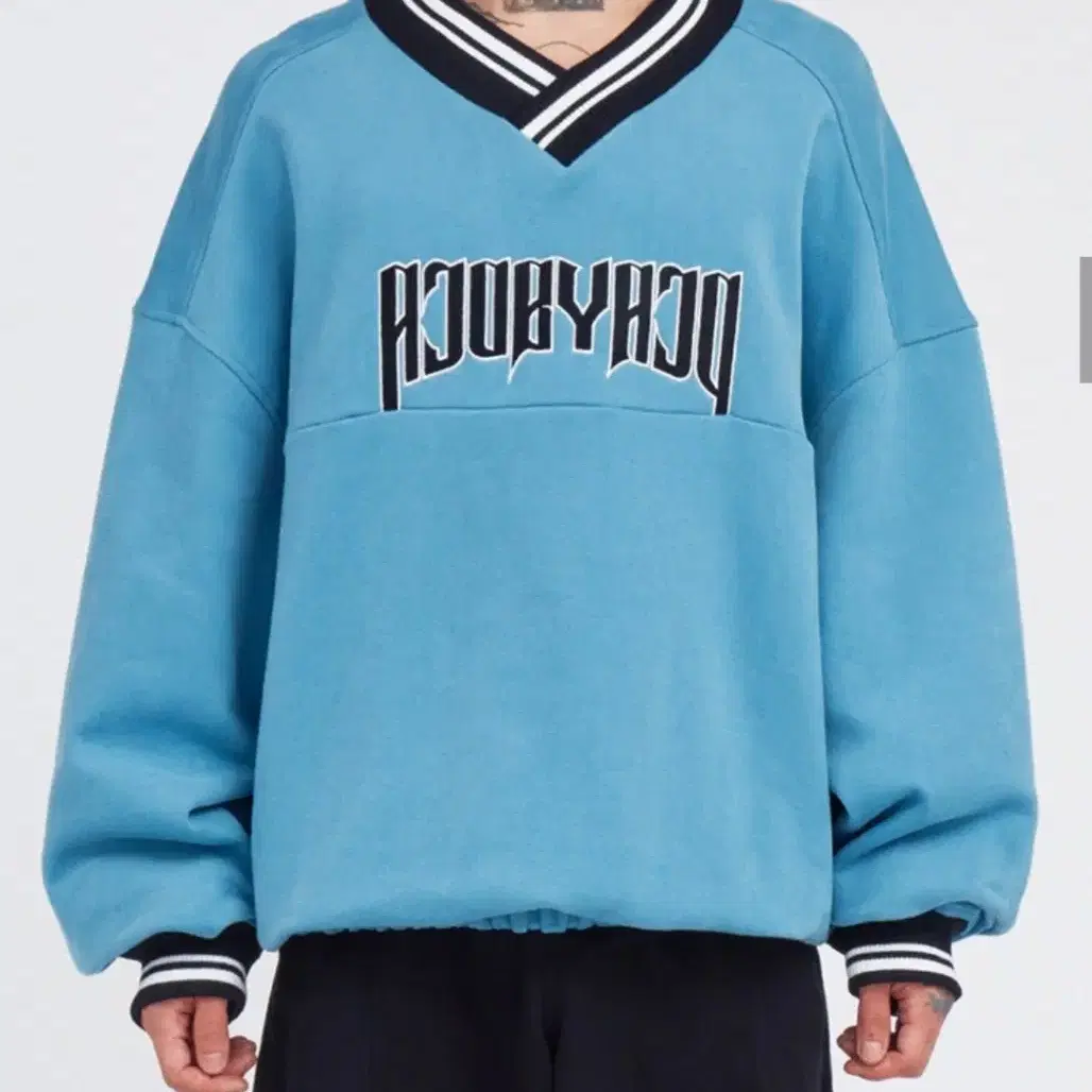 Arch Logo V-Neck Sweatshirt [SKY BLUE]