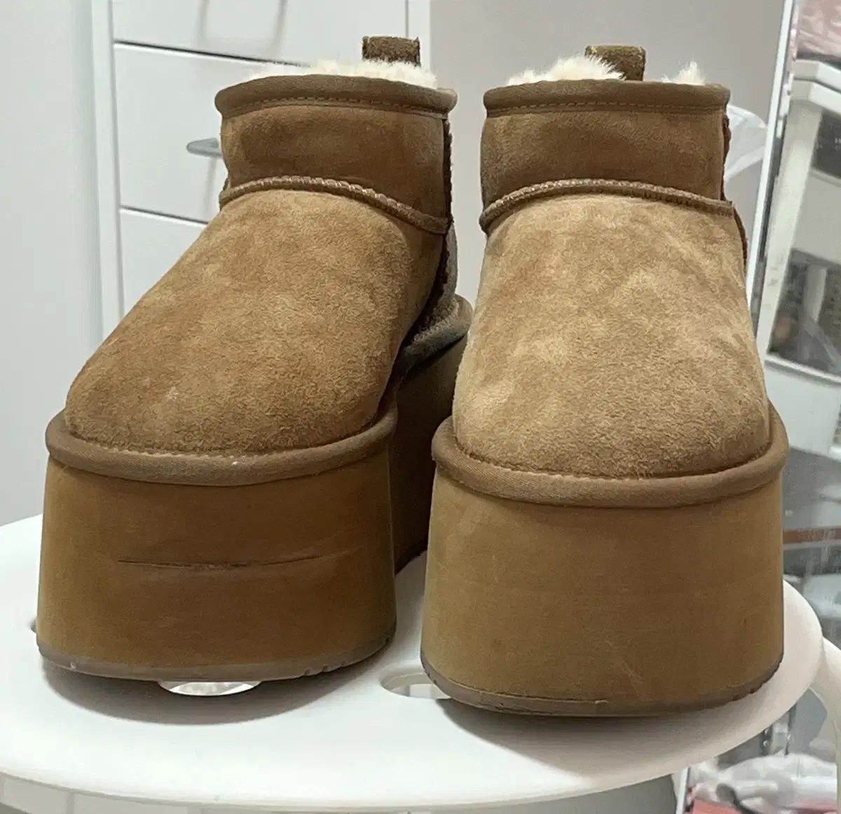 어그 ugg 35 사이즈 오즈웨어 클래식 플랫폼 울트라 7cm