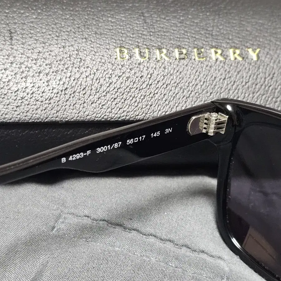 BURBERRY  썬글라스