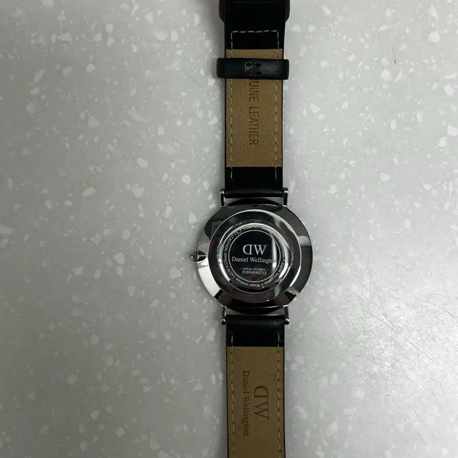 다니엘 웰링턴 36mm