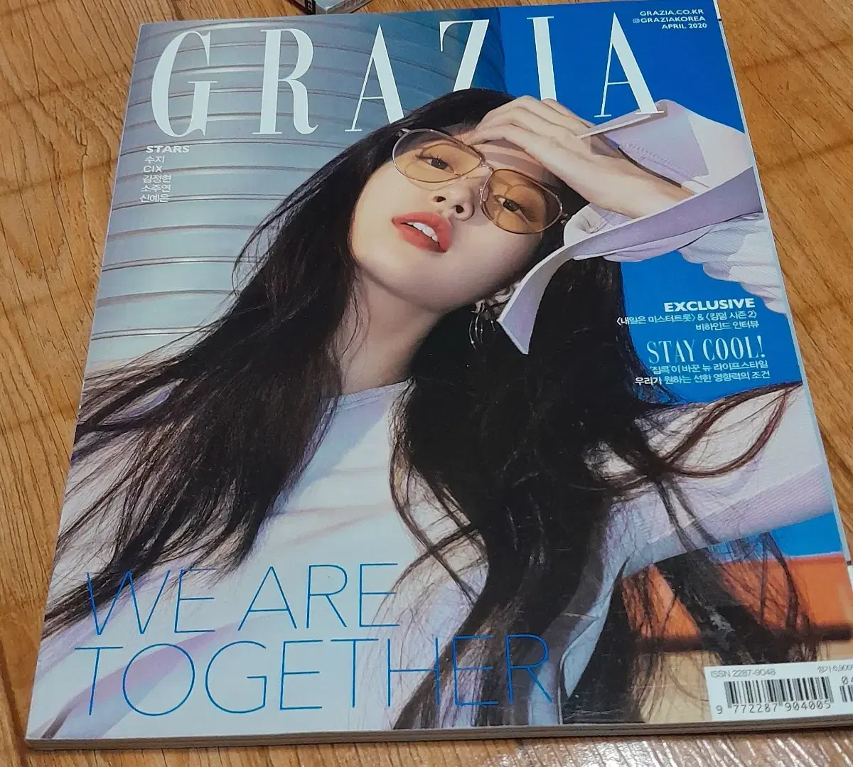 3 Grazia magazines in bulk