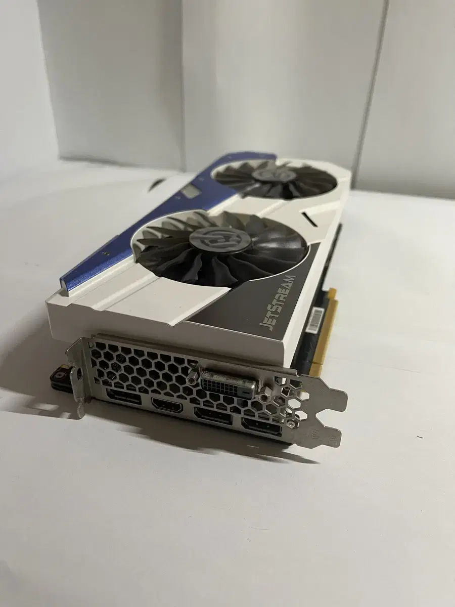 이엠텍 슈젯 지포스 GTX1070 8G 그래픽카드