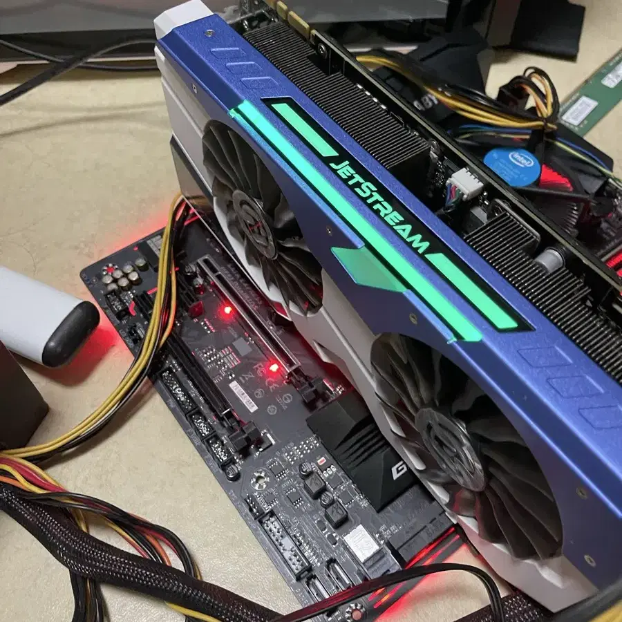 이엠텍 슈젯 지포스 GTX1070 8G 그래픽카드