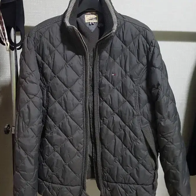 택포 95 SIZE A급 타미힐피거 TOMMY HILFIGER 퀼팅 패딩