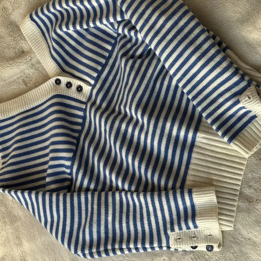 문달 Tar Stripe Knit in Blue (가격인하 x)