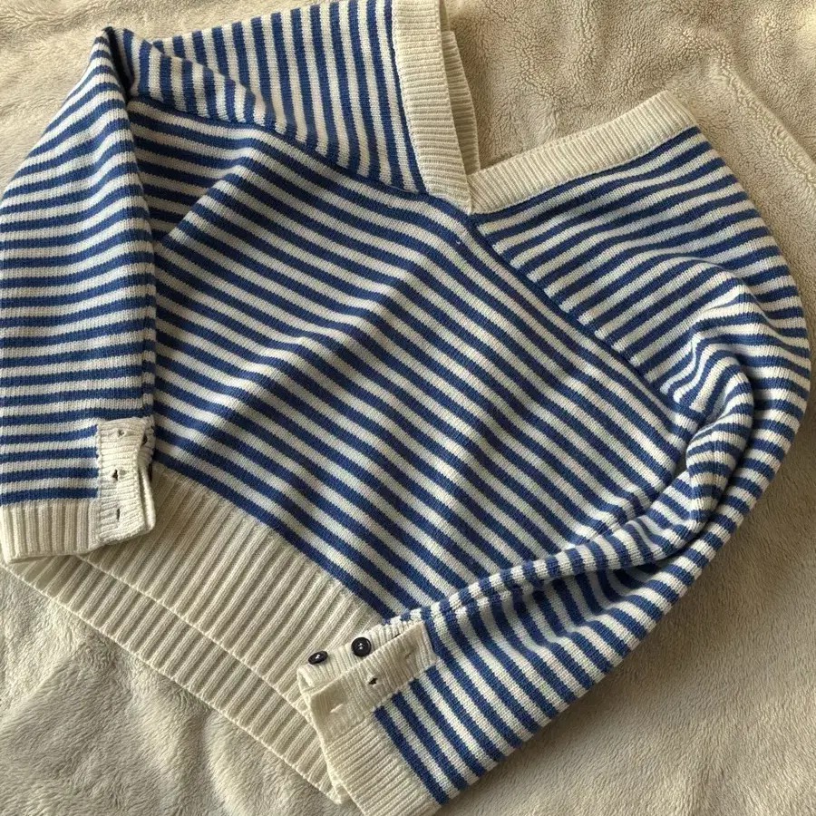 문달 Tar Stripe Knit in Blue (가격인하 x)