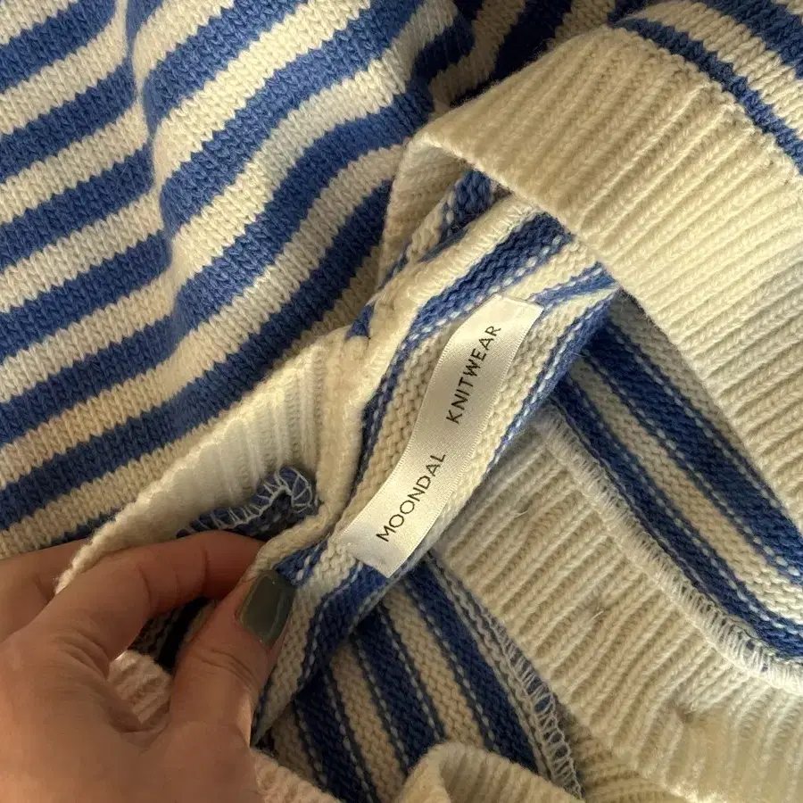 문달 Tar Stripe Knit in Blue (가격인하 x)