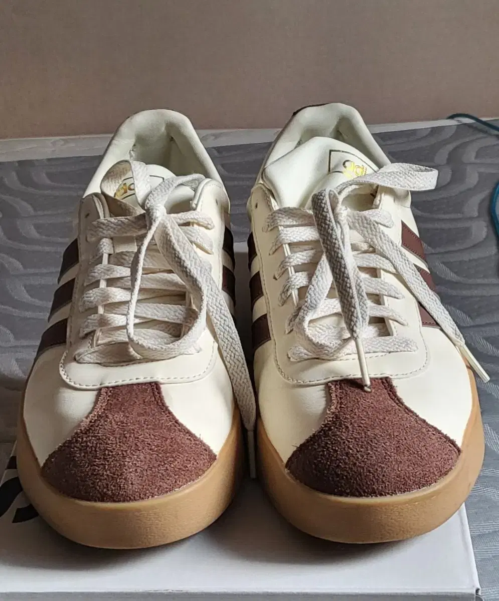 Adidas VL Coat 2.0 Cream Brown 265 sells