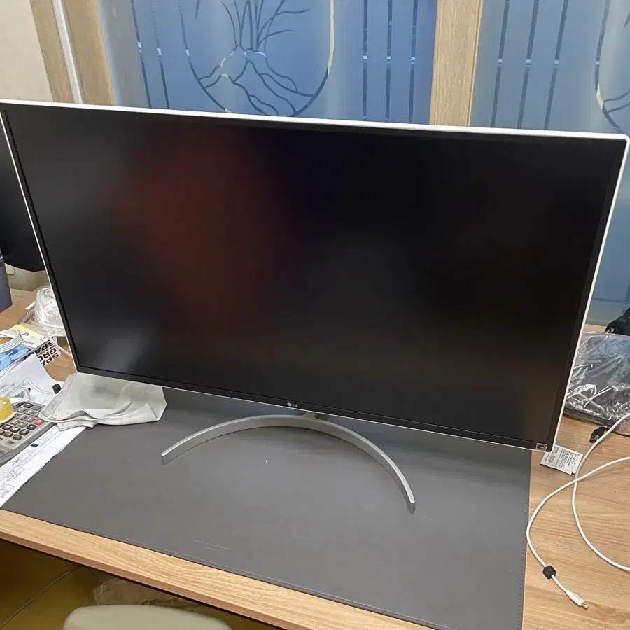 LG QHD 32인치 모니터