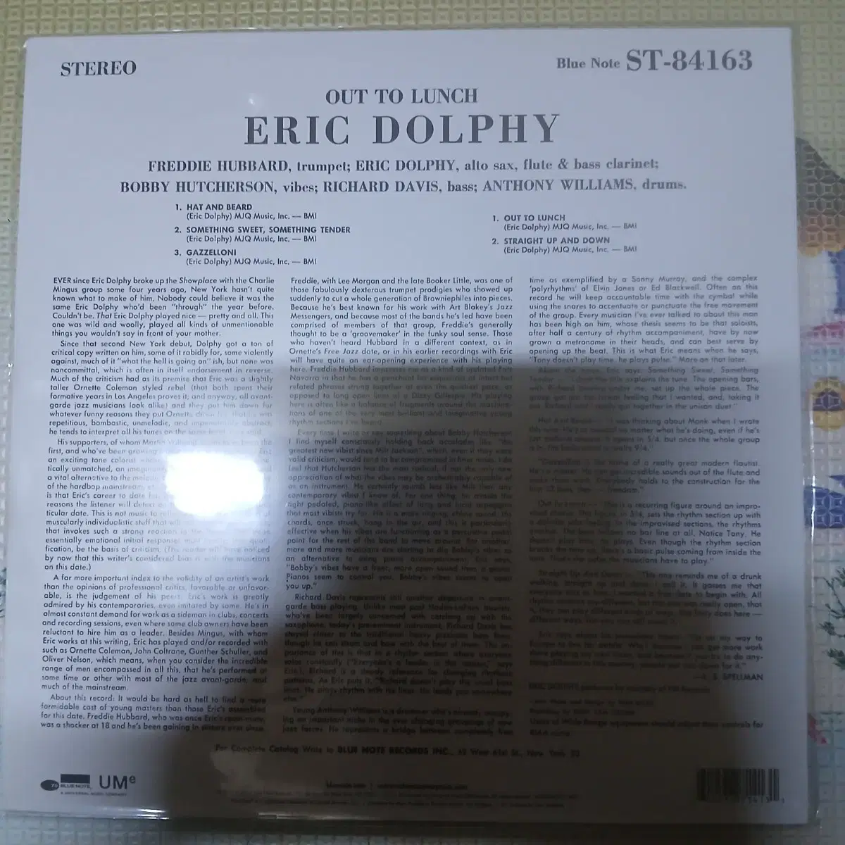 Lp중고 ERIC DOLPHY OUT TO LUNCH 음반 판매합니다.