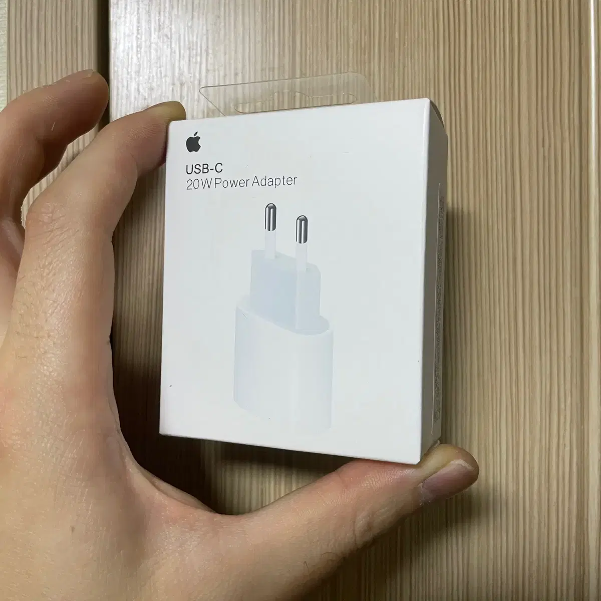 Includes delivery fee) Apple adapter iPhone fast charging 20W