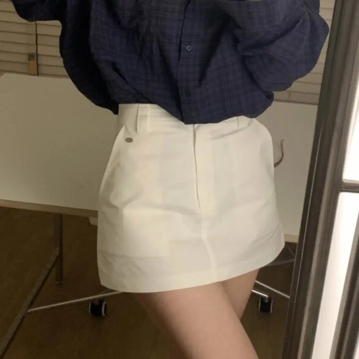 온즈 Sleek Skirt 코튼 미니스커트