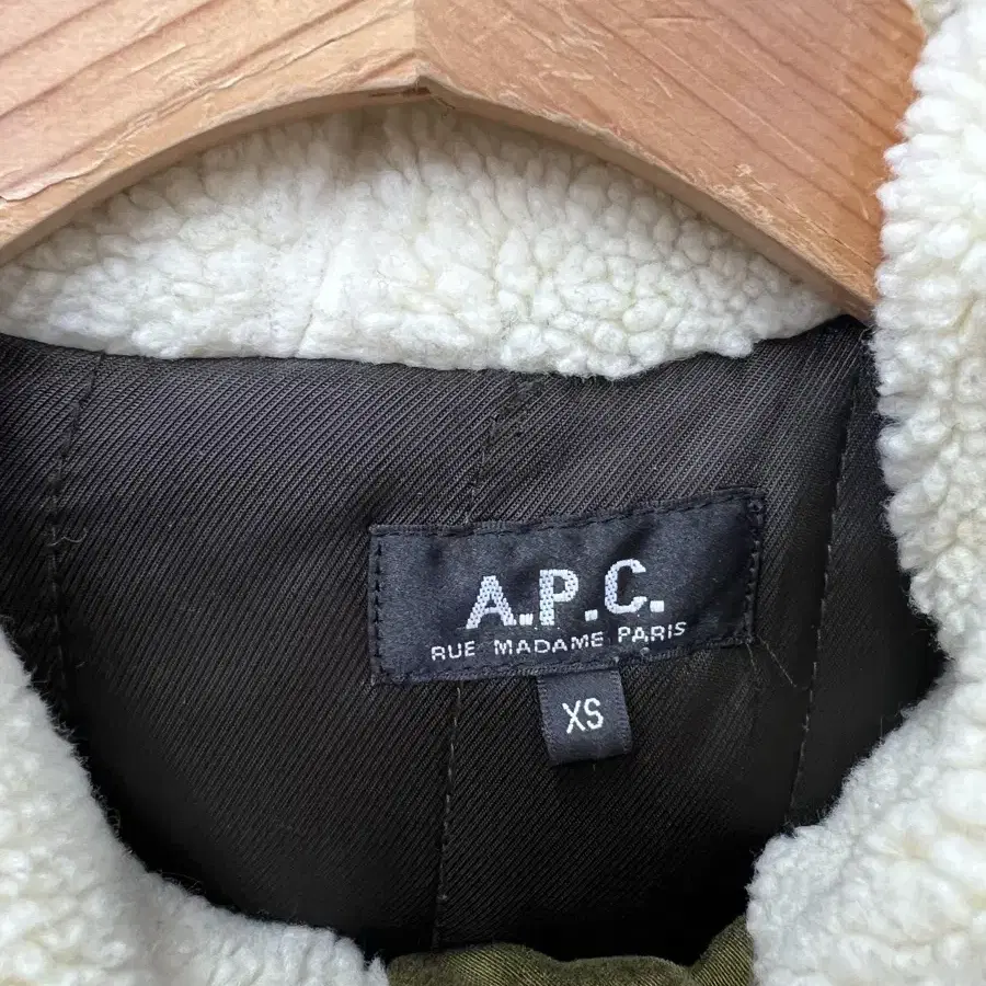 매장판정품) APC 아페쎄 여성 오버핏 야상자켓 XS