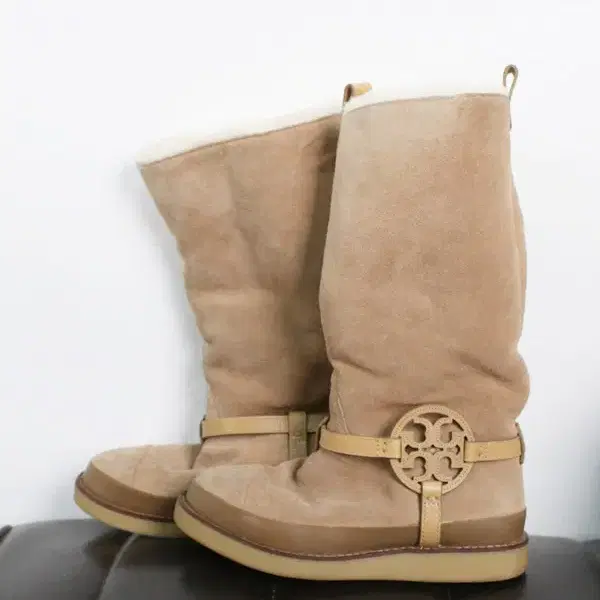 TORY BURCH 양털부츠 (230)