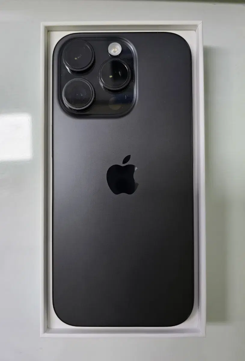 iPhone 16pro 256 BlackTitanium