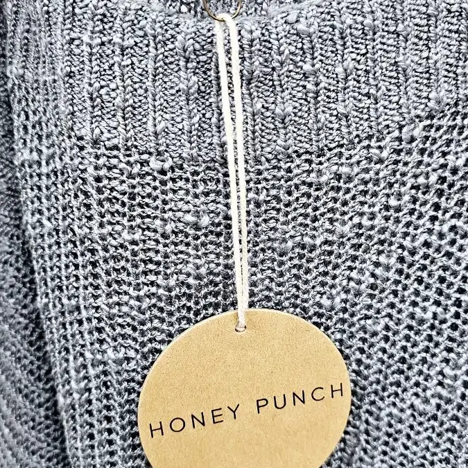 HONEY PUNCH 루즈핏 그물니트 넓은끈 오프숄더 니트