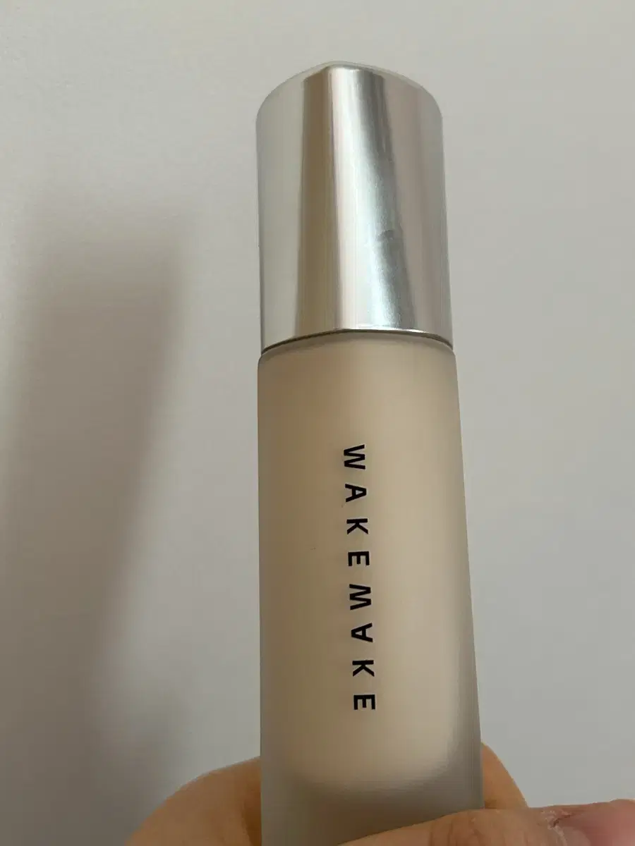 WakeMake Water Velvet Cover Padé No. 21 with Concealer