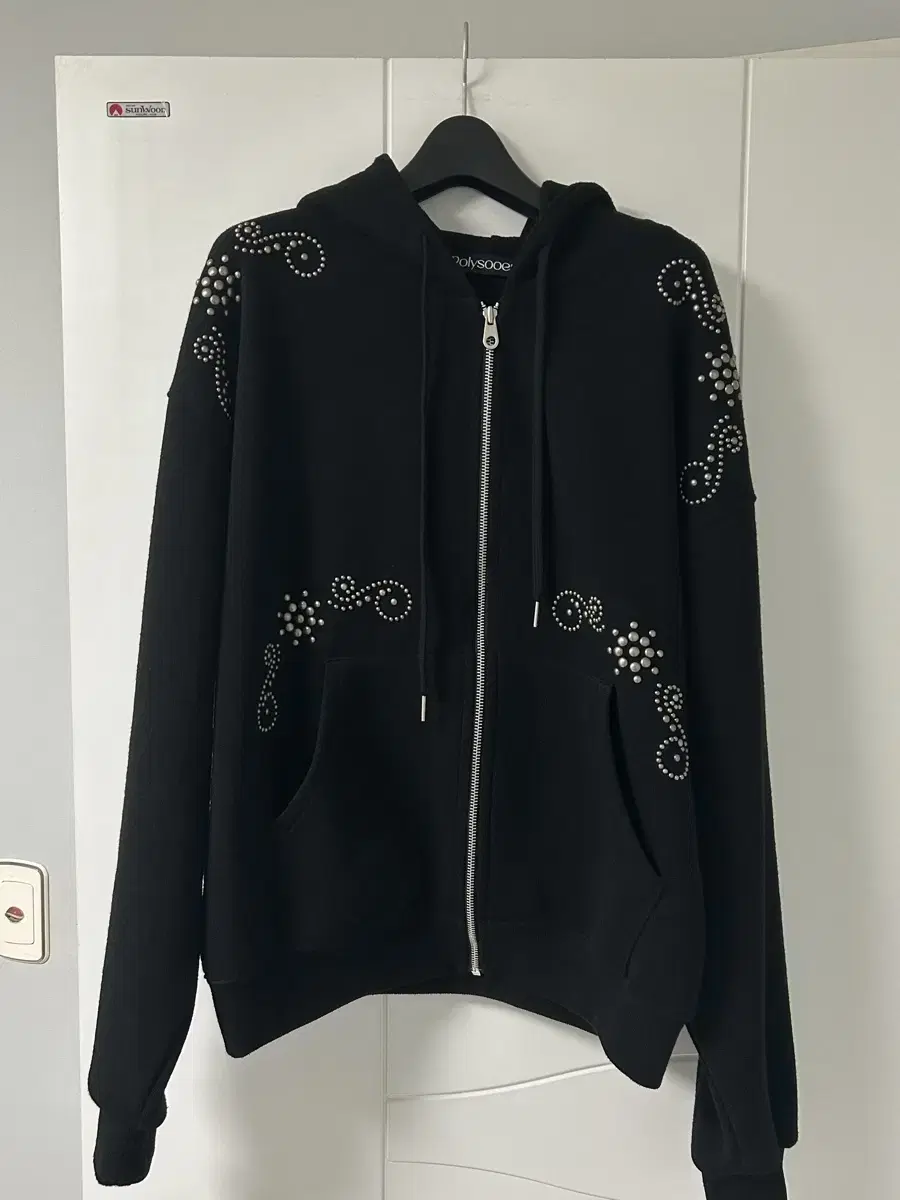 폴리수엠 ORNAMENT STUDDED HOODIE 후드집업