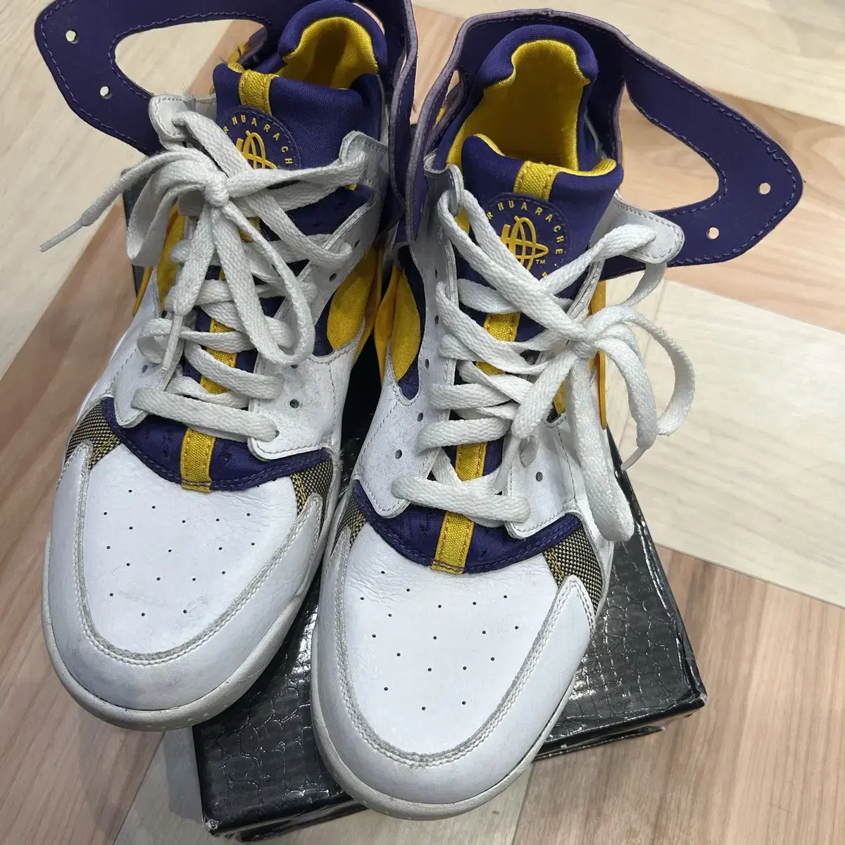 나이키 에어 플라잇 Huarache Lakers 285