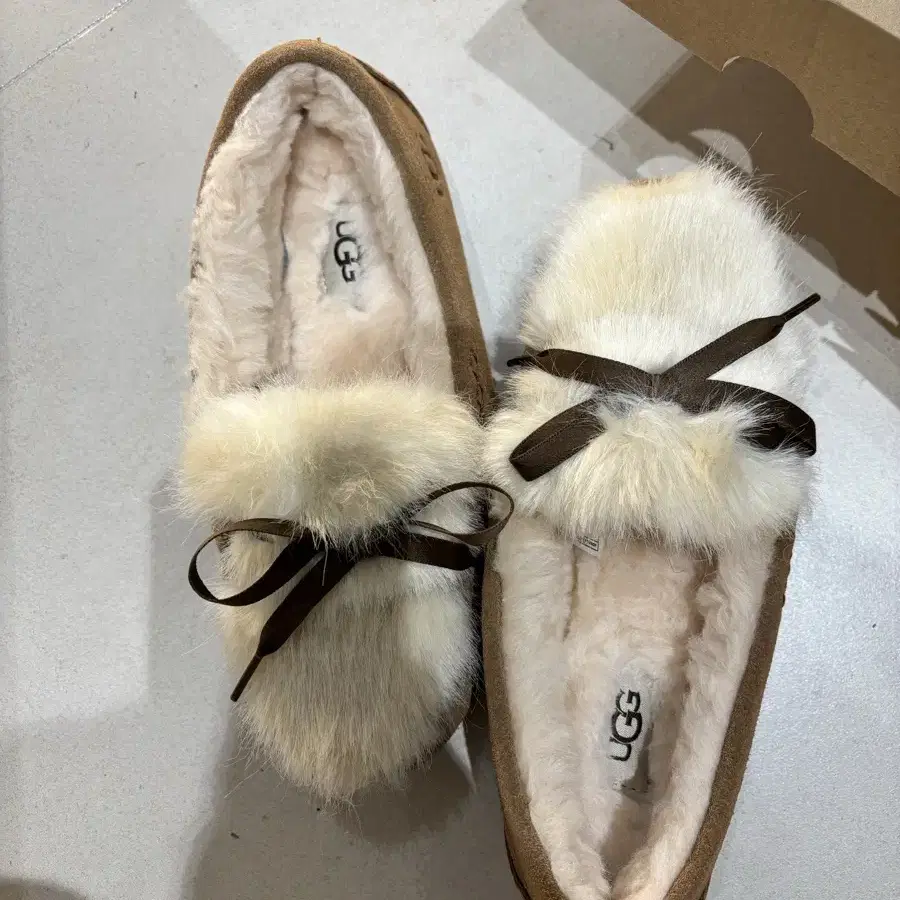 어그 모카신 ugg ansley shaine 앤슬리 ugg