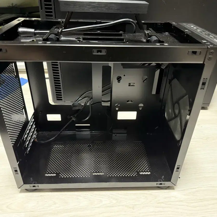 리안리 tu150 itx 케이스