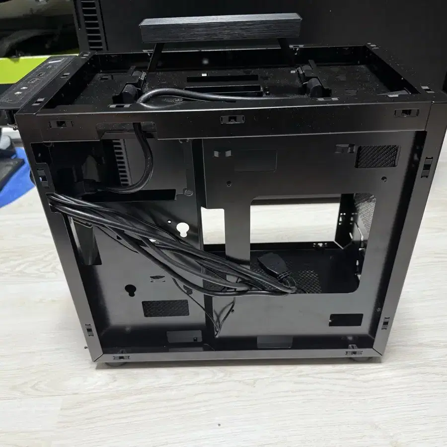 리안리 tu150 itx 케이스