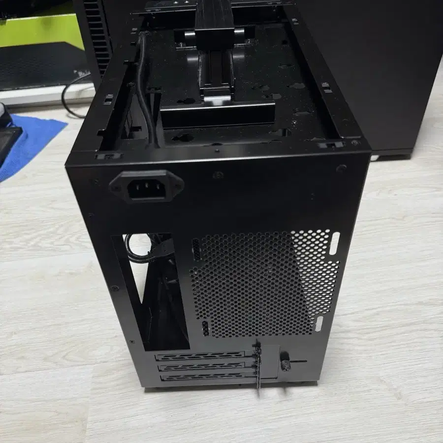 리안리 tu150 itx 케이스