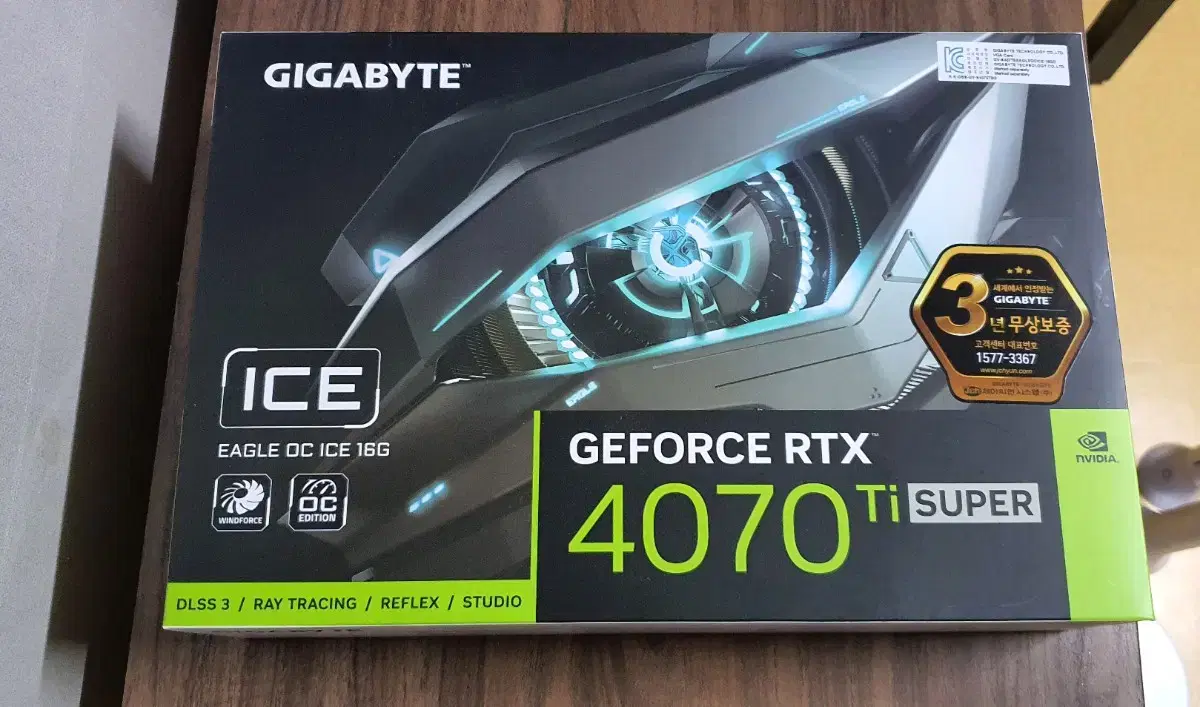 RTX 4070Ti SUPER EAGLE OC ICE 화이트 제이씨현