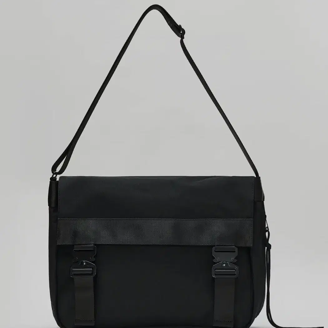 [새상품] 메종미네드 Two Buckle Messenger Bag