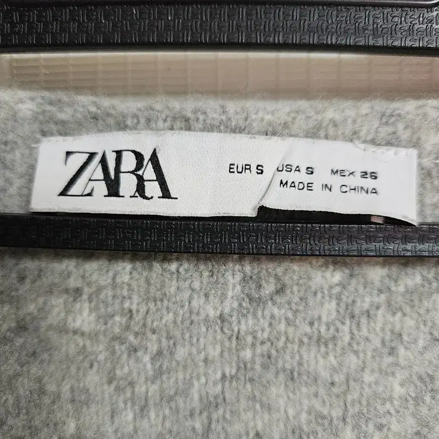 ZARA 자라 두툼 브이넥 오버핏 니트(소재특성상 보풀 완벽제거 어려움)