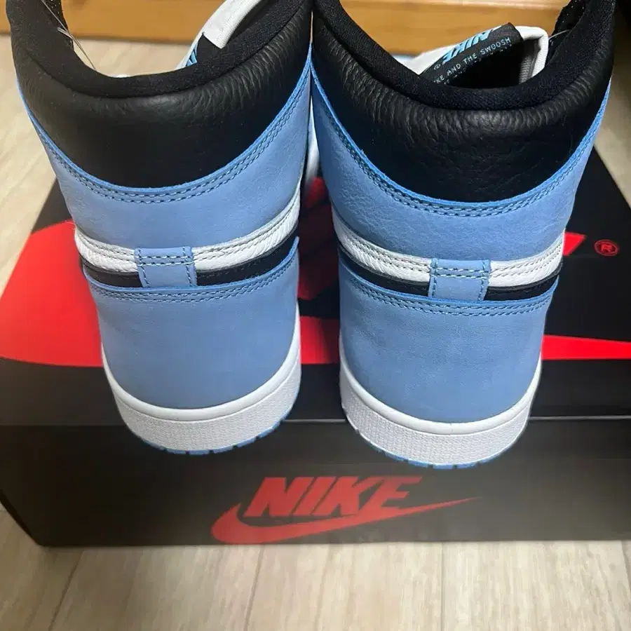 Jordan 1 Retro High OG University Blue 2