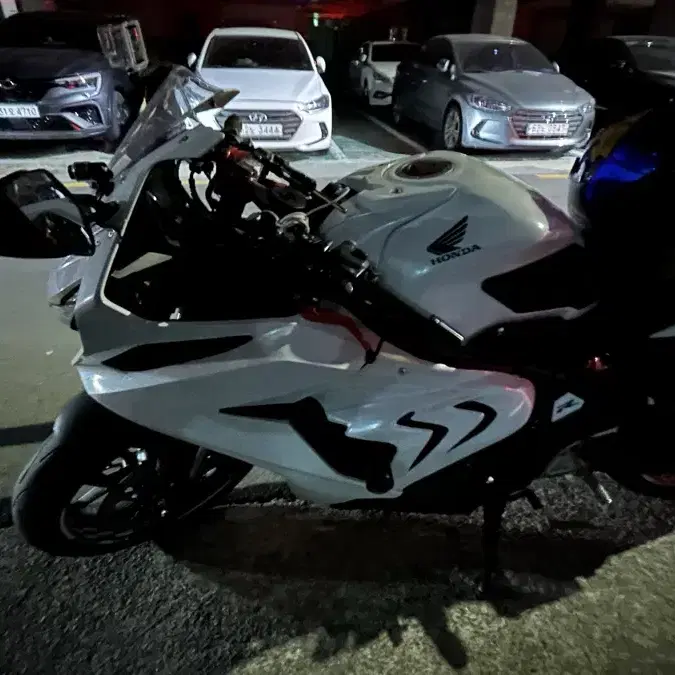 23.06월식 cbr650r