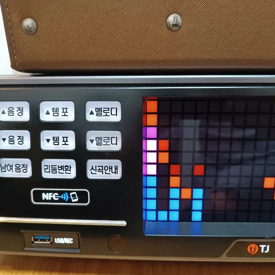 TJ미디어 노래방기계 B70 (2019년 8월신곡)