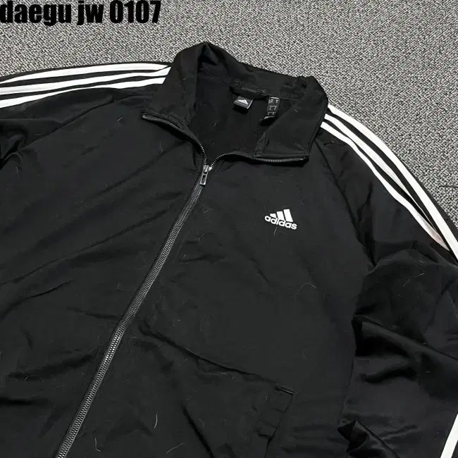 XL ADIDAS ZIPUP 아디다스 집업