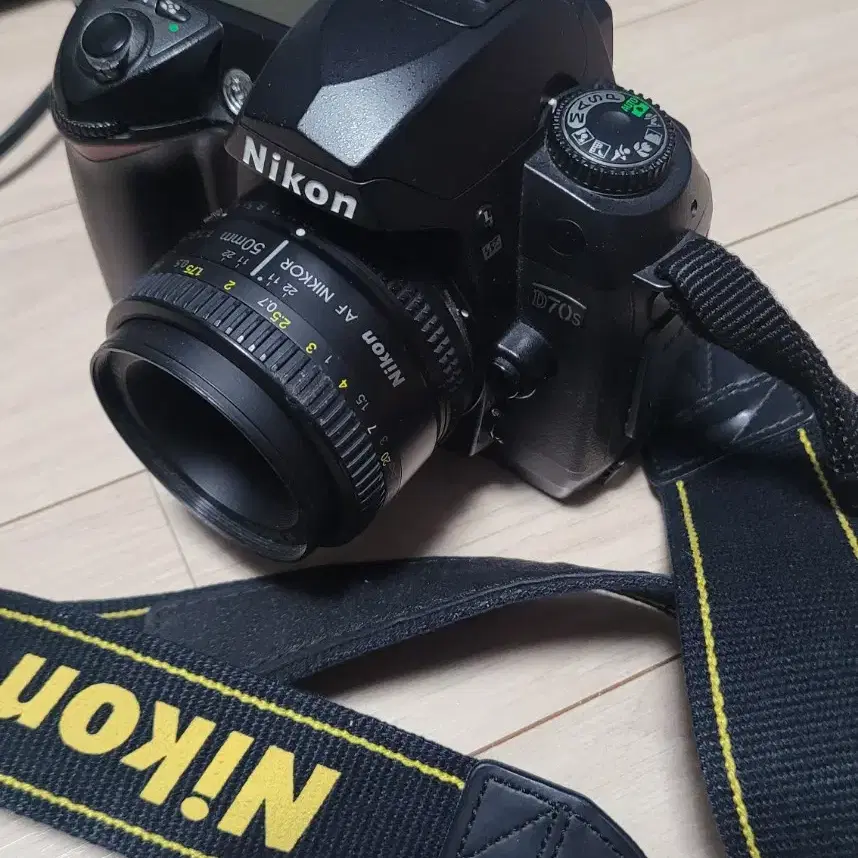 니콘 D70s + 50mm 1:1.8D DSLR 카메라팝니다