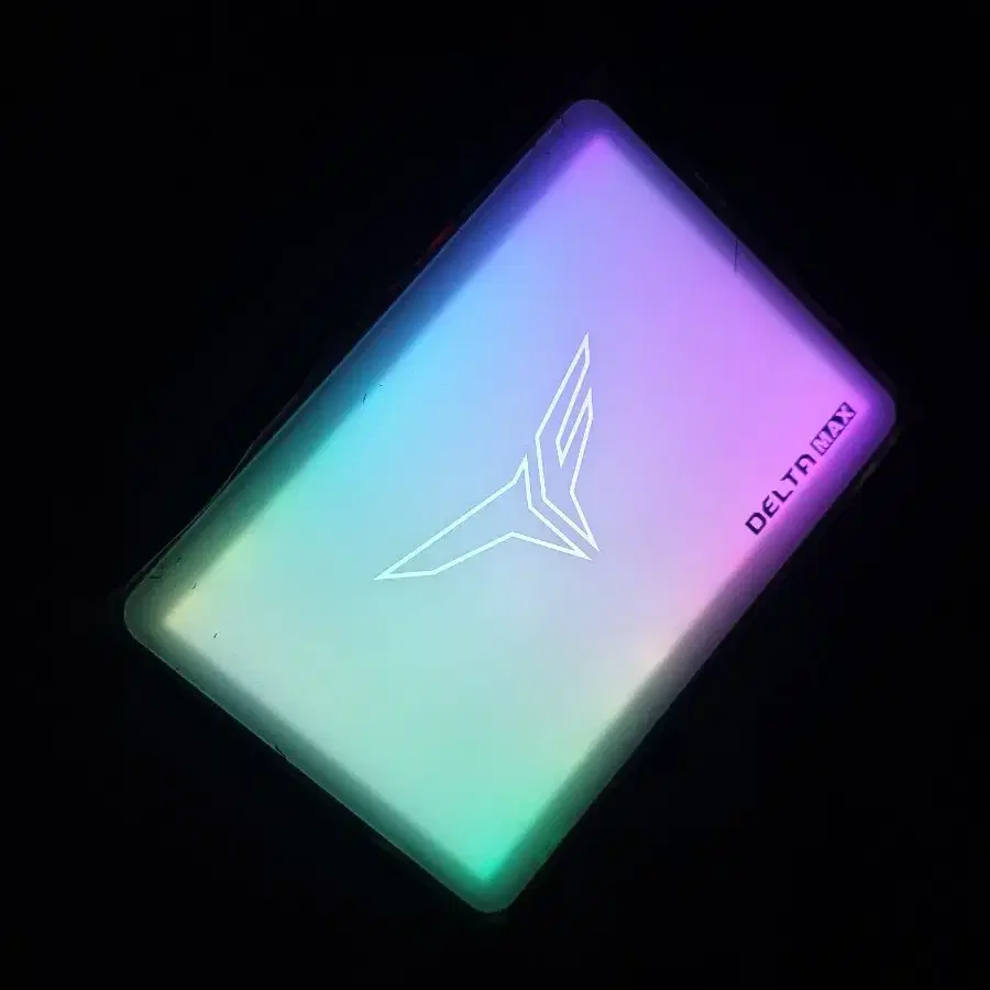 TeamGroup T-Force DELTA MAX RGB/SSD 화이트