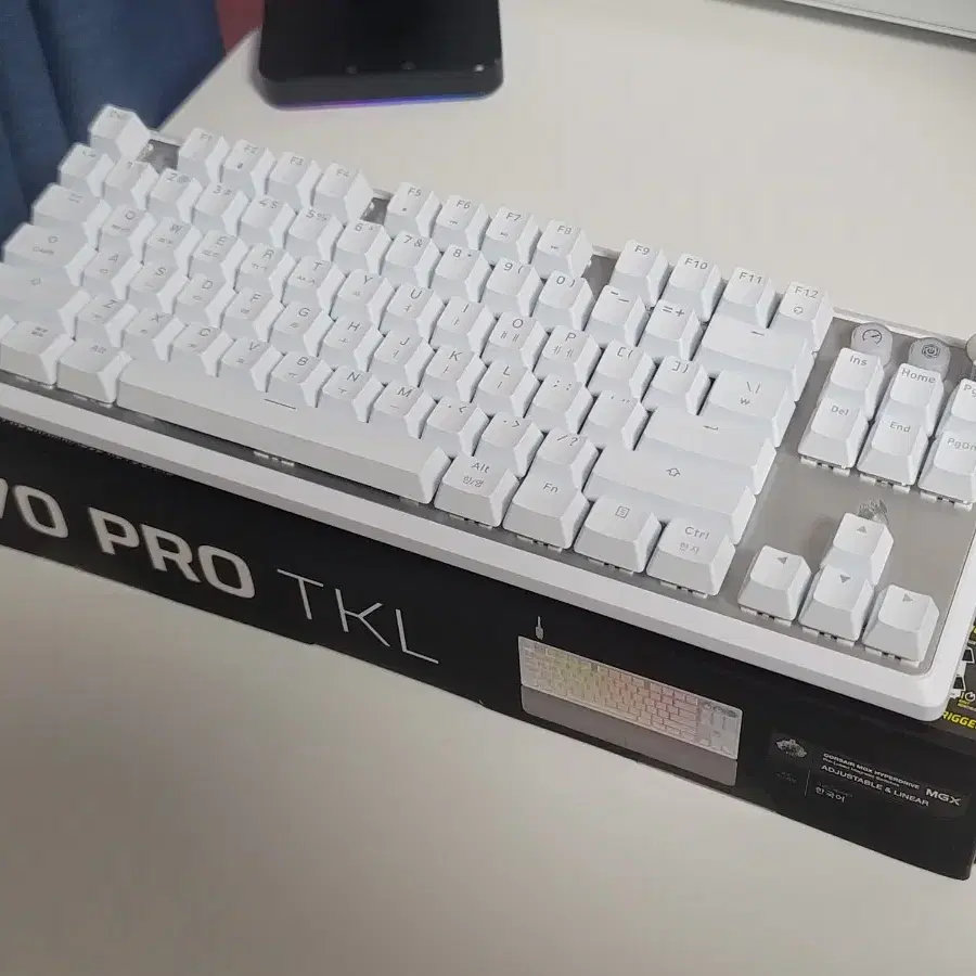 커세어 K70 PRO TKL MGX 래피드트리거 키보드 화이트