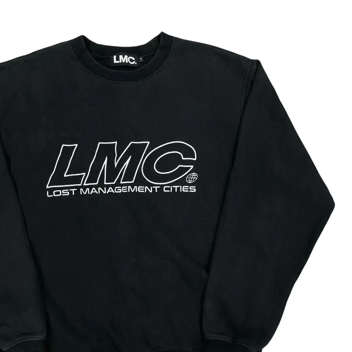 LMC 블랙 맨투맨