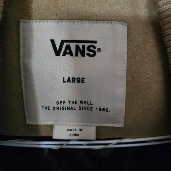 남성 VANS 패딩