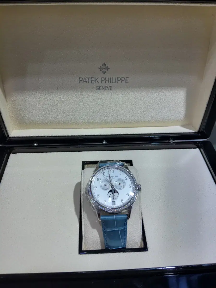 Patek Philippe Annual Calendar Original Bezel Dia.