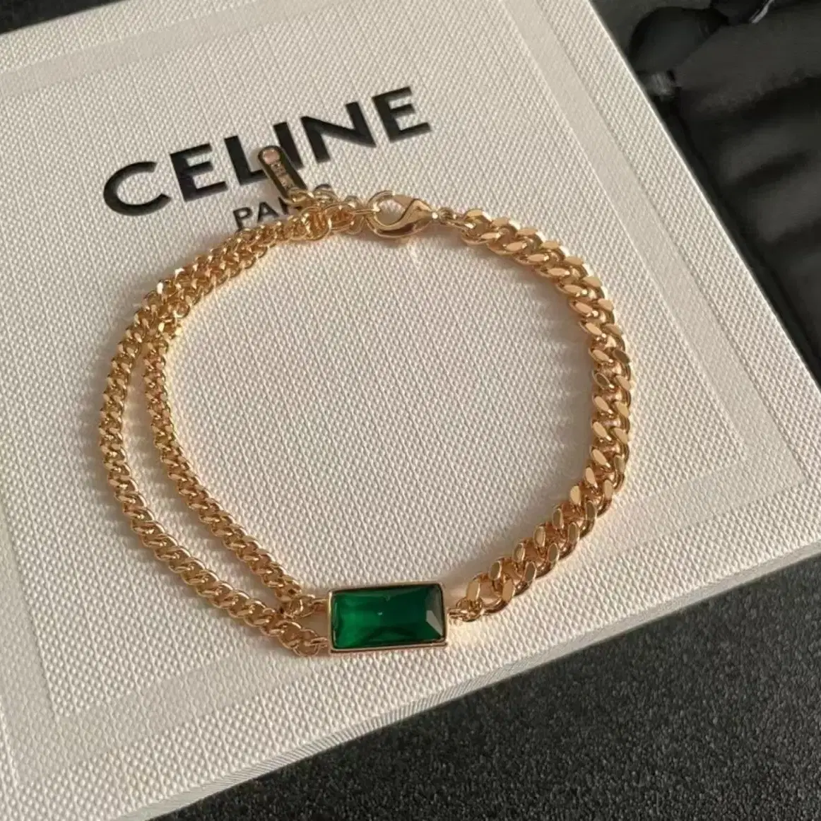 셀린느 Celine 에메랄드 팔찌