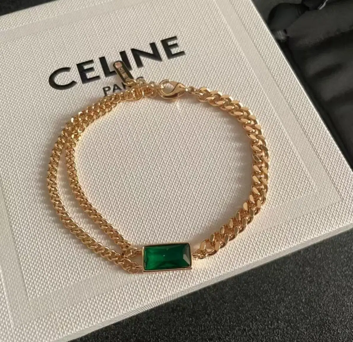 셀린느 Celine 에메랄드 팔찌