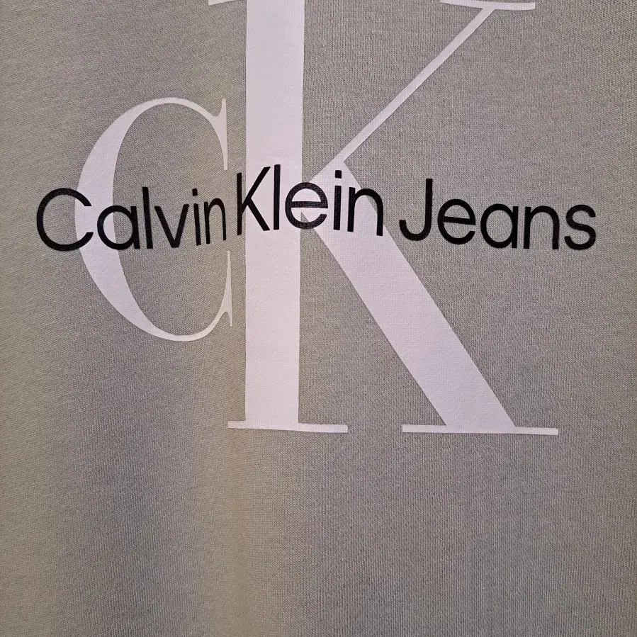 Calvin Klein. 맨투맨사이즈 L