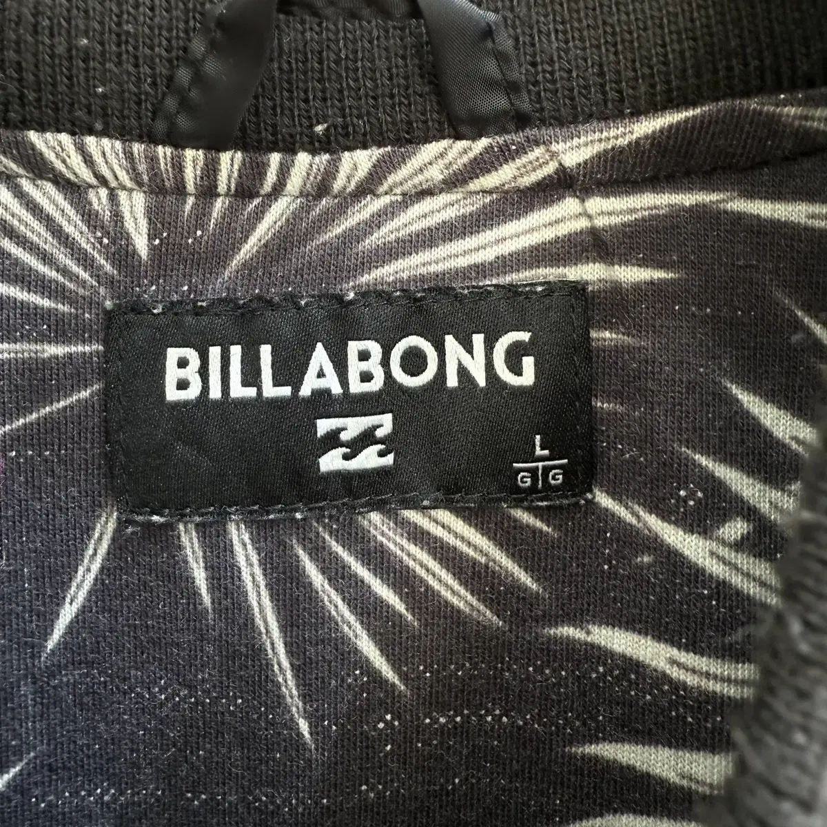 BILLABONG 블랙 점퍼