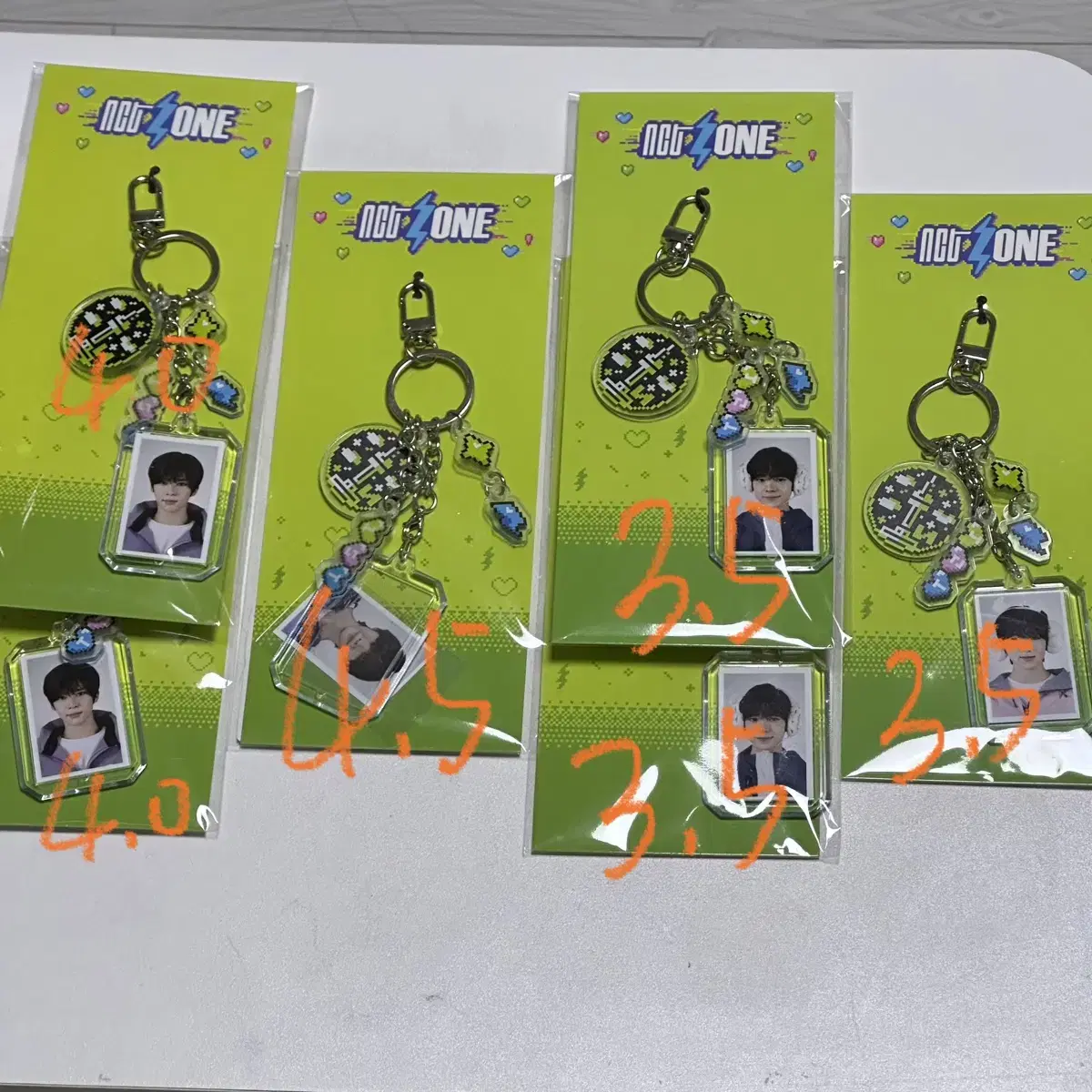 NCT ZONE sion riku U-Sia Sakura ID keyring WTS