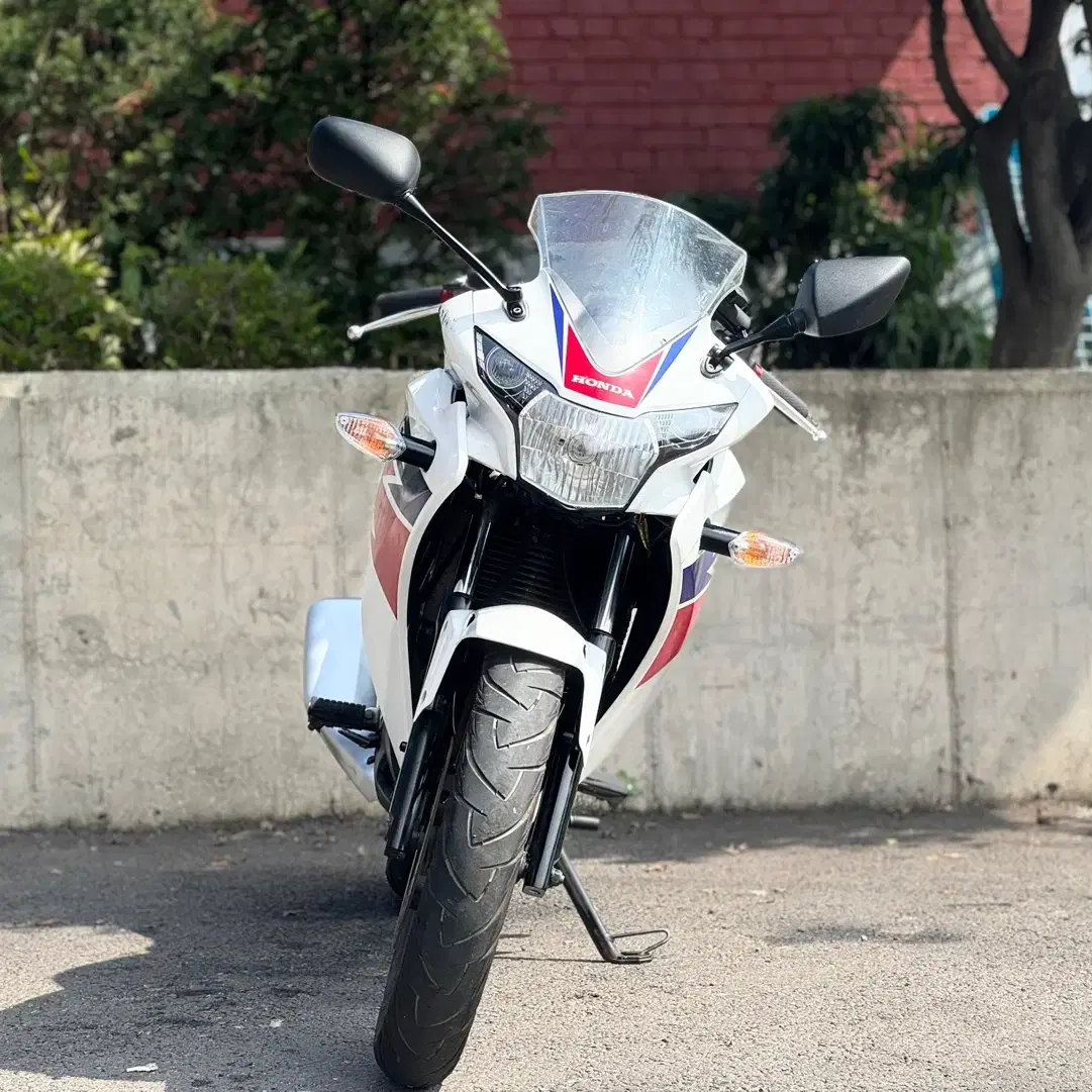 혼다 cbr125r 2014년 / 건담차량 / 저렴히 판매합니다